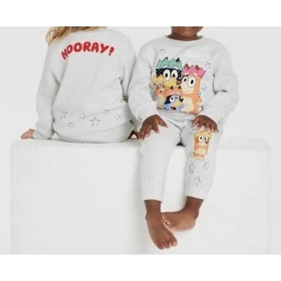 Target Toddler Bluey Family Fleece Sweatshirt and Pull-On Pants Set Heather Gray - Picture 3 of 16